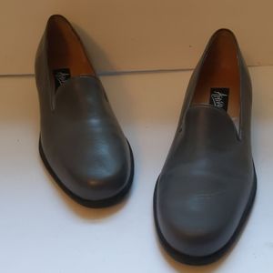 Artiva gray leather loafers-sz 7M